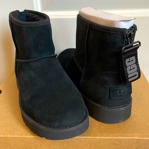 Brand new never used UGG classic mini, size 6